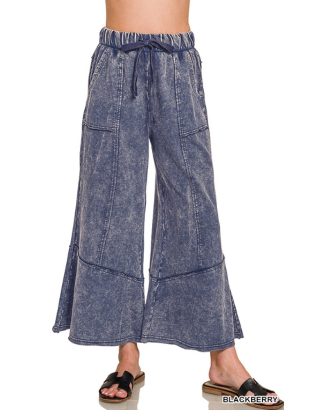 162 ❤️ ZENANA BLACKBERRY EXPOSED-SEAM FLARE
HEM PANTS WITH POCKETS